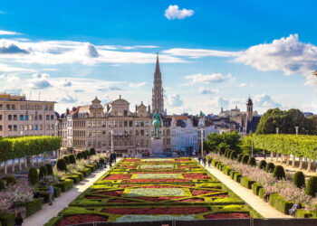 Shutterstock.com/ S-F